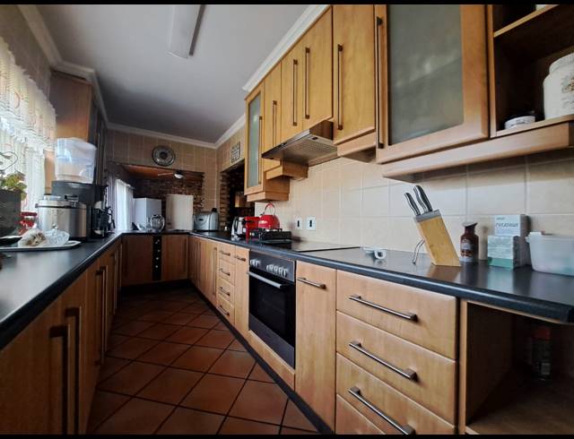 3 BEDROOM HOUSE FOR SALE IN FALCON RIDGE